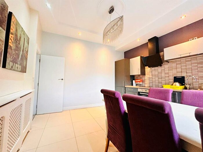 4 Bedroom Terraced House To Rent In York Road, Leeds, LS9