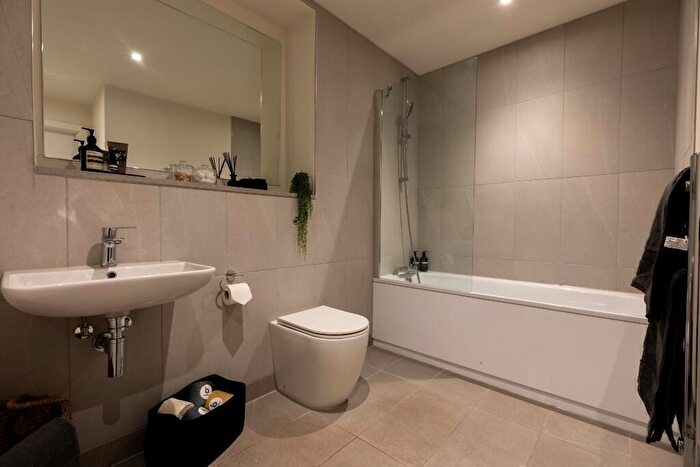 1 Bedroom Flat To Rent In Flat, Rockingham Street, Sheffield, S1