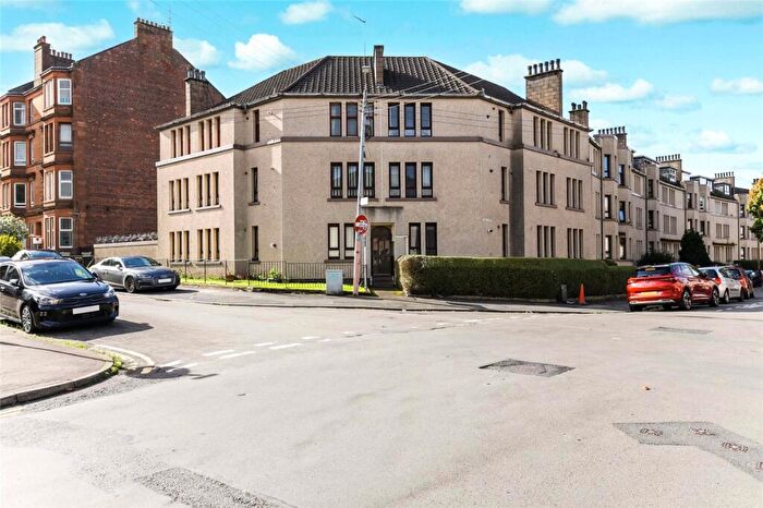 3 Bedroom Flat For Sale In Ballindalloch Drive, Dennistoun, Glasgow, G31