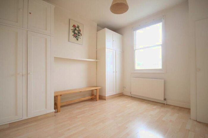 2 Bedroom Flat To Rent In Barton Road, London, W14