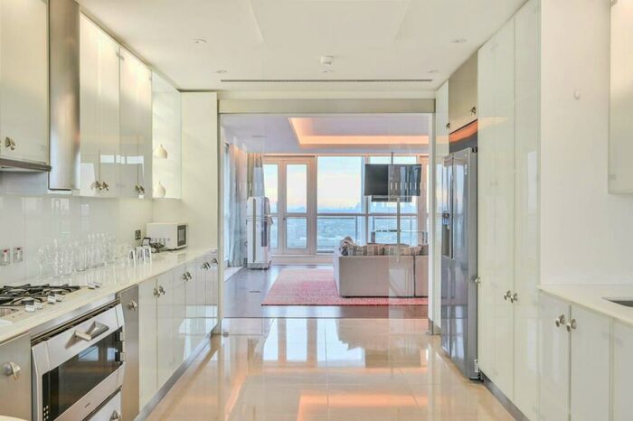 4 Bedroom Flat To Rent In Berkeley Tower, Canary Wharf, London, E14