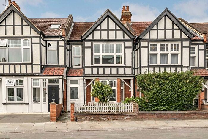 4 Bedroom Property To Rent In Stanley Road, Teddington, TW11