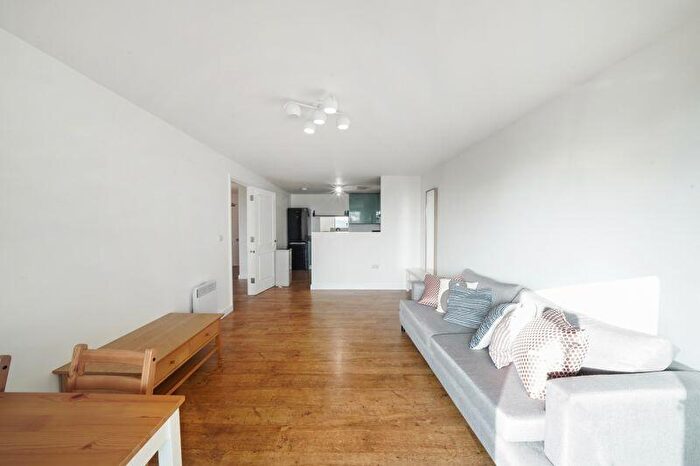 2 Bedroom Apartment To Rent In Palmers Road, Bethnal Green, E2