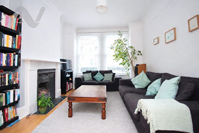 1 Bedroom Flat To Rent In Beryl Road, London, W6