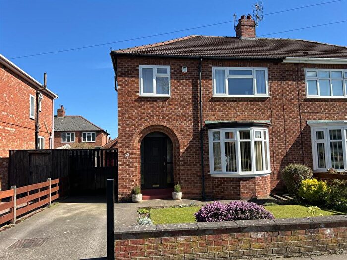 3 Bedroom Semi Detached House For Sale In Lunedale Road, Darlington, DL3