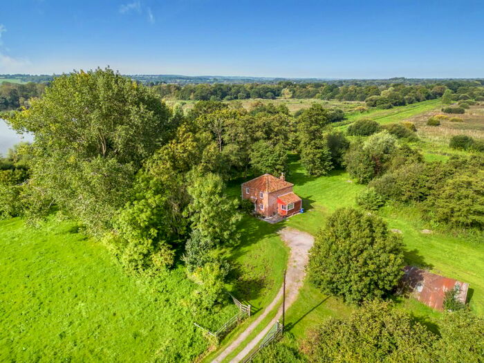 4 Bedroom Detached House For Sale In Wilderness Drove, Sharpham, Glastonbury, BA16