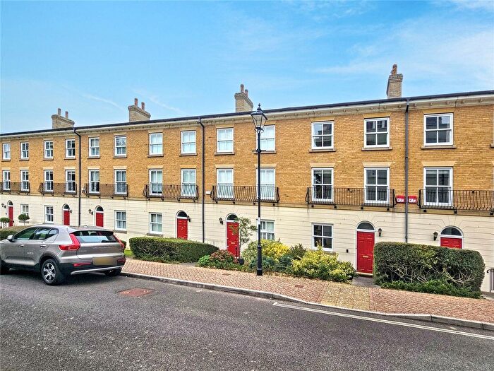 3 Bedroom Terraced House For Sale In King George Gardens, Chichester, West Sussex, PO19