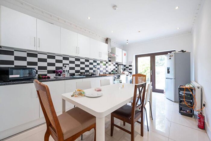 5 Bedroom House To Rent In Penshurst Road, Thornton Heath, CR7