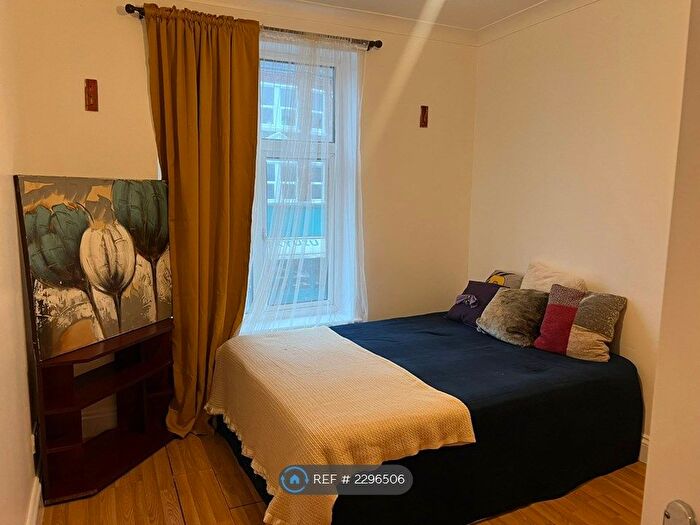 2 Bedroom Flat To Rent In Green Lanes, London, N4