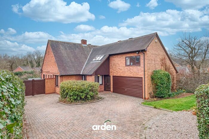 4 Bedroom Detached House For Sale In Walkwood Road, Redditch, B97