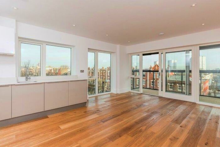 2 Bedroom Flat To Rent In Holloway Road, Holloway, N7