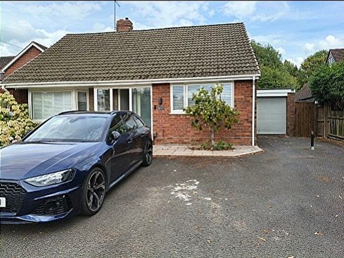 2 Bedroom Detached Bungalow To Rent In Coppice Road, Finchfield, Wolverhampton, WV3