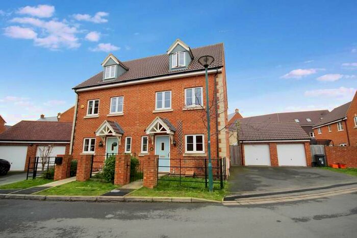 3 Bedroom Semi-Detached House To Rent In Henchard Crescent, Taw Hill, Swindon, SN25