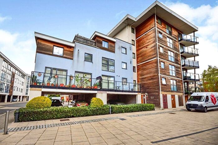2 Bedroom Flat For Sale In Clifford Way, Maidstone, Kent, ME16