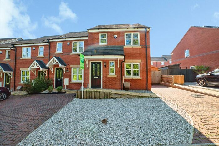 3 Bedroom Semi-Detached House For Sale In Goodacre Close, Alfreton, DE55