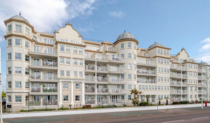 3 Bedroom Apartment For Sale In The Esplanade, Esplanade Grande The Esplanade, PO21