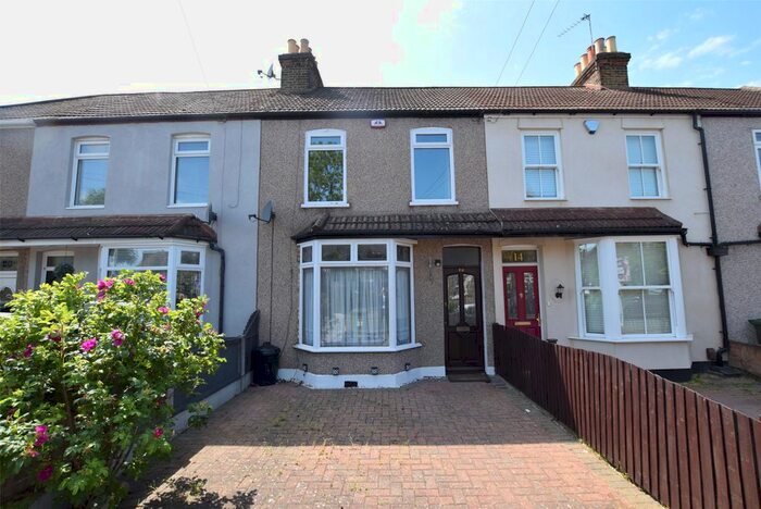 3 Bedroom Terraced House To Rent In Salisbury Road, Heath Park, Romford, RM2