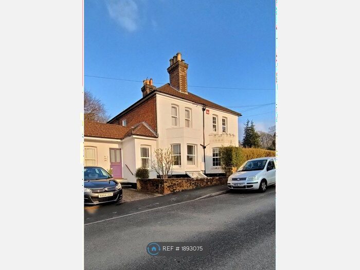 1 Bedroom Maisonette To Rent In High Path Road, Guildford, GU1