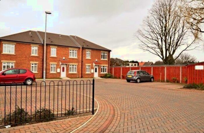 2 Bedroom Apartment To Rent In Penshurst Mews, Hessle, HU13