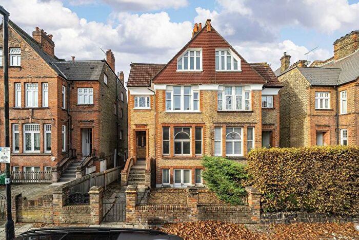 2 Bedroom Flat For Sale In Riggindale Road, Streatham, SW16