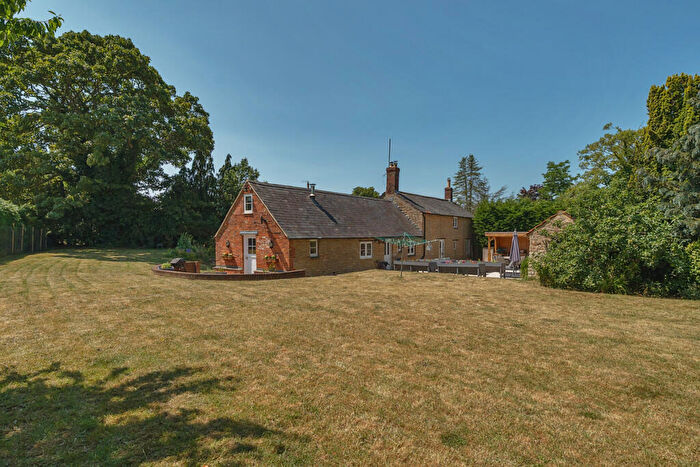 4 Bedroom Detached House For Sale In Grafton Underwood, Kettering, NN14