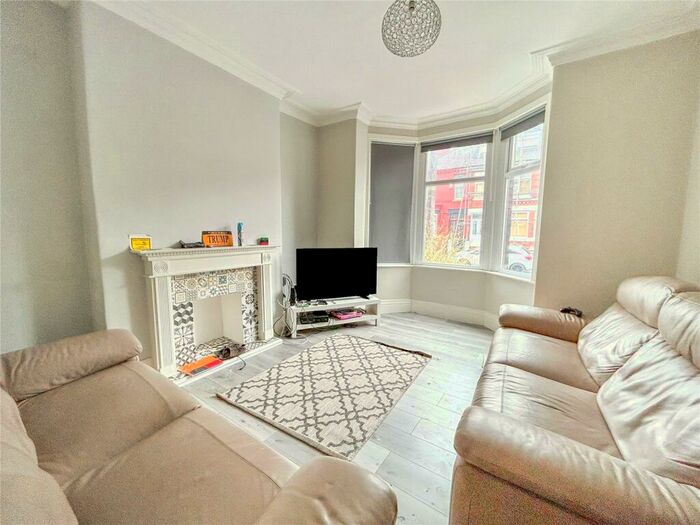 5 Bedroom Semi-Detached House To Rent In Trafalgar Road, Salford, Greater Manchester, M6