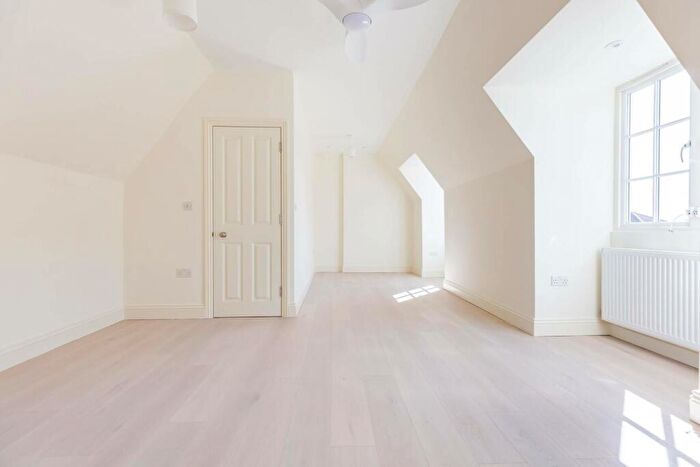 2 Bedroom Terraced House To Rent In Lordship Lane, Tottenham, London, N17