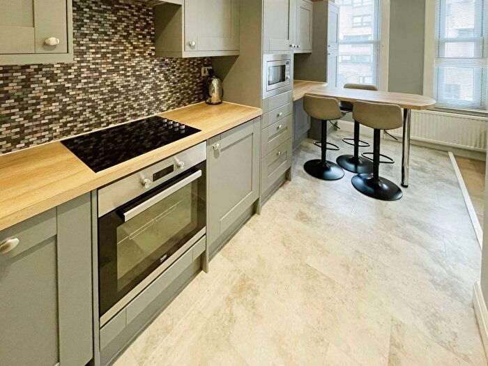 2 Bedroom Flat For Sale In Edith Grove, Chelsea, London, SW10