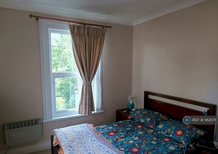 3 Bedroom Maisonette To Rent In Mcleod Road, London, SE2