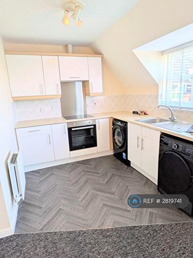 2 Bedroom Flat To Rent In Pavior Road, Nottingham, NG5