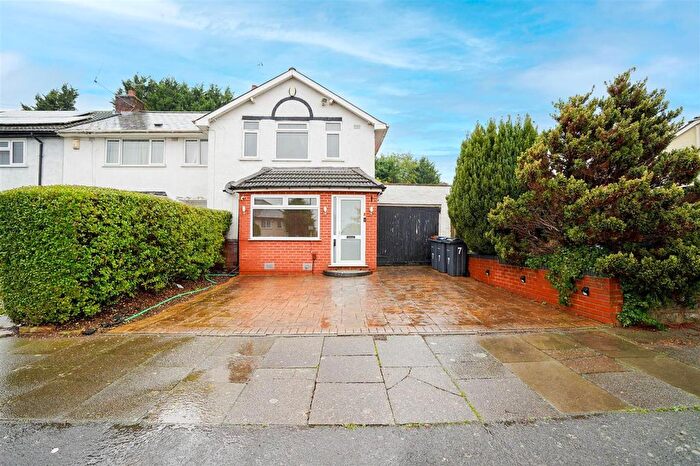 3 Bedroom End Terrace House For Sale In Kemsley Road, Birmingham, B14