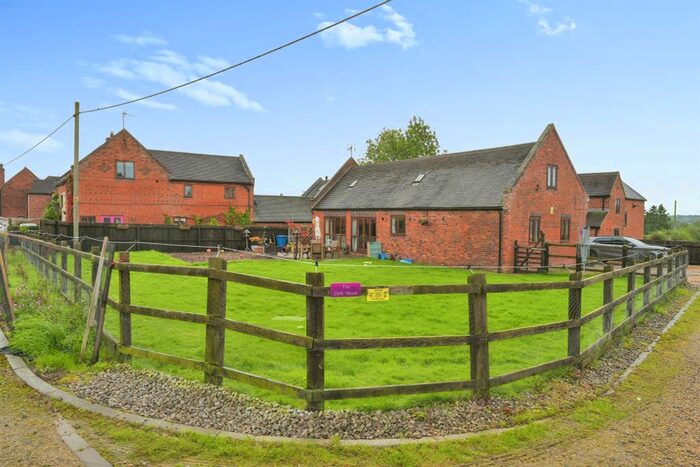 4 Bedroom Detached House For Sale In Lichfield Road, Burntwood, WS7