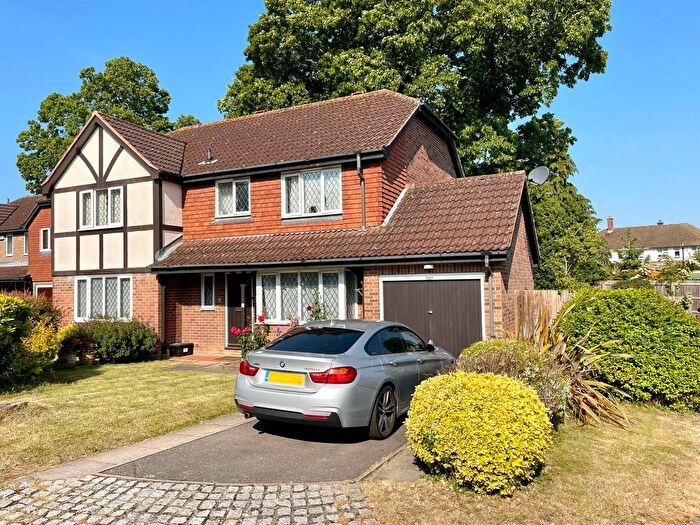 3 Bedroom Semi Detached House For Sale In Chartwell Drive, Farnborough Village, BR6
