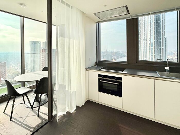 2 Bedroom Flat To Rent In Bondway, London, SW8