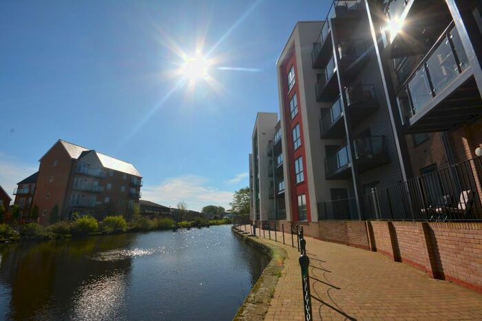 2 Bedroom Flat To Rent In Marina Court, Wharf Road, CM2