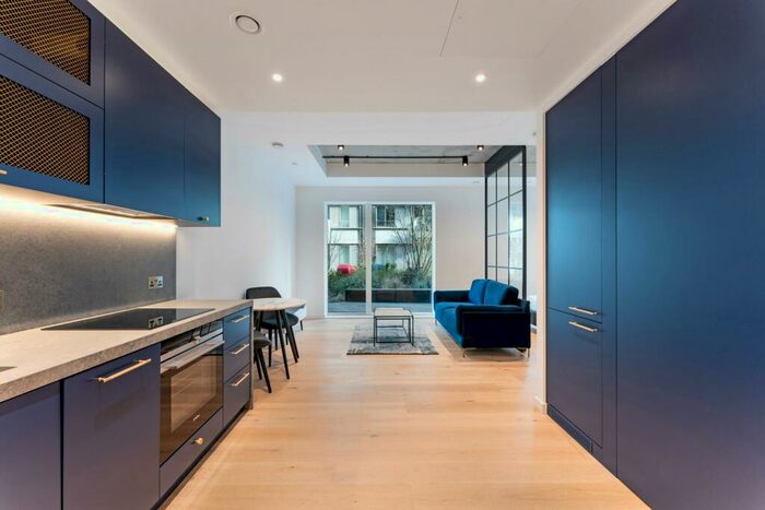 Flat To Rent In Dulke House, Goodluck Hope, London, E14