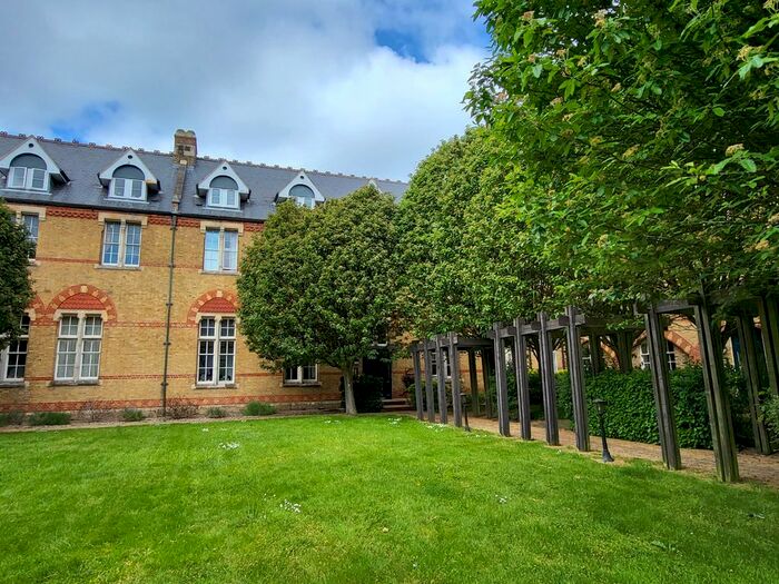 2 Bedroom Flat To Rent In Alexandra Court, Aston Close, Watford, WD24