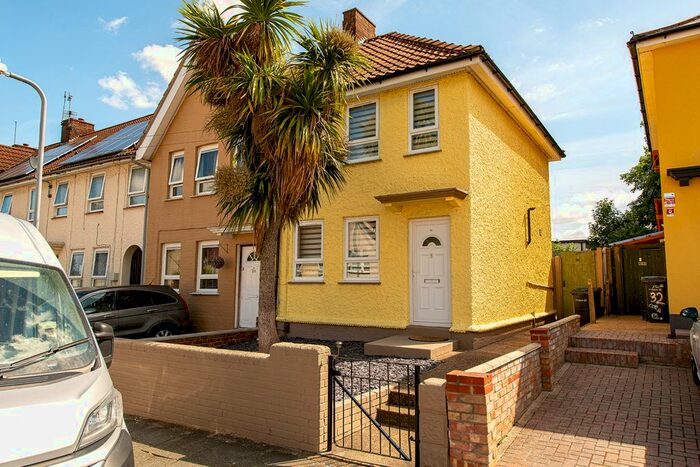 2 Bedroom End Of Terrace House To Rent In Gravesend, Kent, DA12