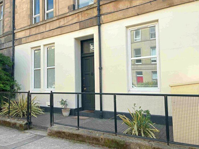 3 Bedroom Flat To Rent In Panmure Place, Tollcross, Edinburgh, EH3