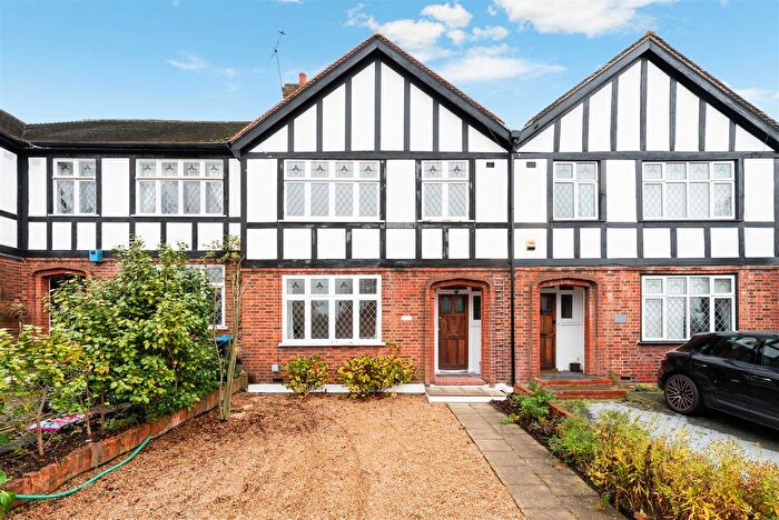3 Bedroom Property To Rent In Cannon Hill Lane, Raynes Park, SW20