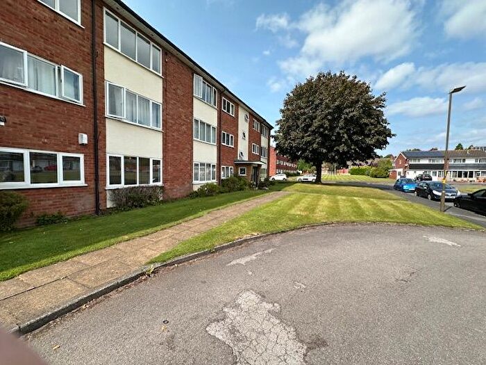 2 Bedroom Flat To Rent In Arosa Drive, Birmingham, B17