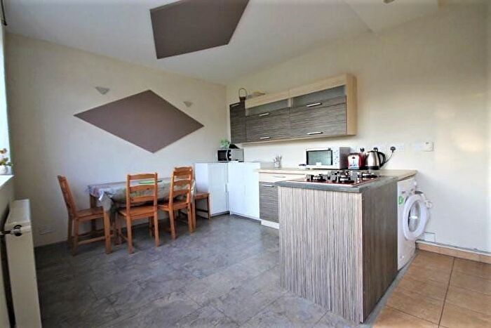 3 Bedroom Semi-Detached House To Rent In Percival Road, Feltham, TW13