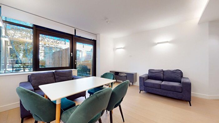 2 Bedroom Flat To Rent In New Horizons Court, Brentford, TW8