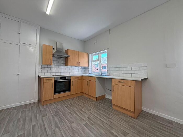 2 Bedroom Apartment To Rent In Emscote Road, Warwick, CV34