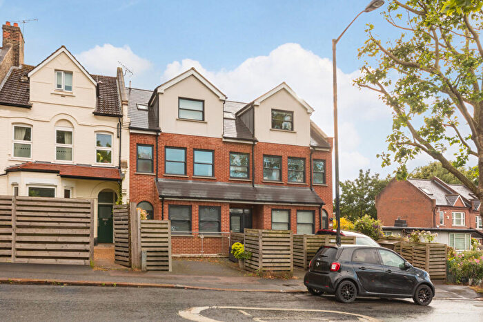 2 Bedroom Apartment For Sale In Lordship Lane, East Dulwich, SE22