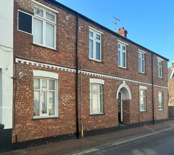 1 Bedroom Flat To Rent In Alfred Place (), Worthing, BN11