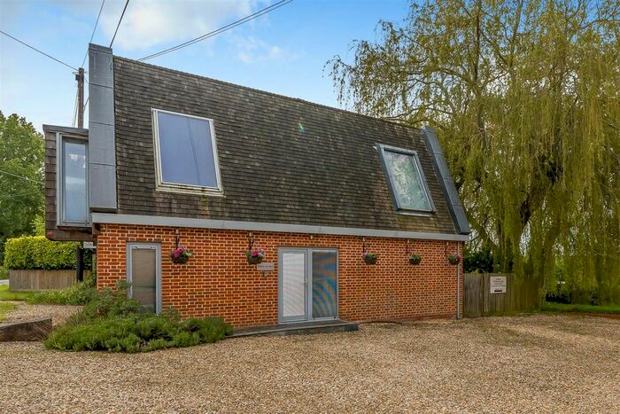 3 Bedroom Detached House For Sale In Mill Road, Worton, Devizes, SN10