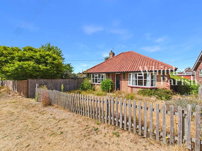 2 Bedroom Bungalow For Sale In Pemberton Road, Harleston, IP20