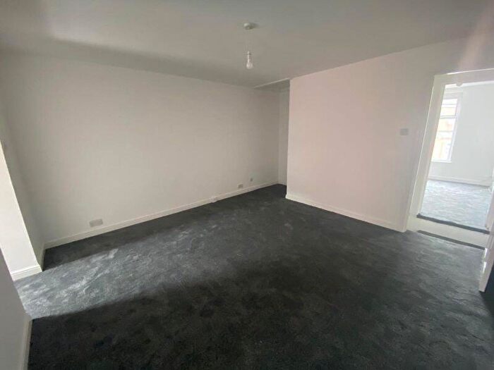1 Bedroom Flat To Rent In Grafton Street, Heaton, BL1