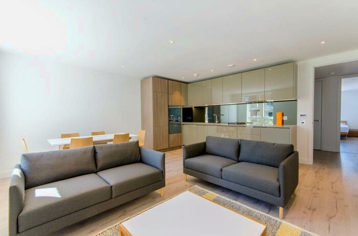 2 Bedroom Flat To Rent In Smithfield Square, High Street, Hornsey, London, N8